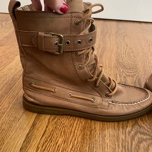 Sperry lightweight boots